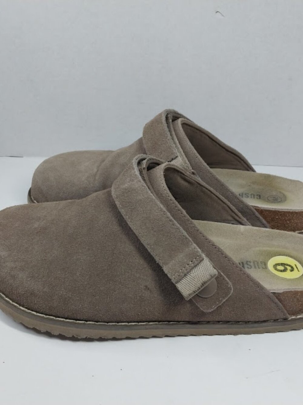 Cushionaire Womens Size 9 Boulder Genuine Suede Memory Foam Swivel Strap Clogs - Picture 4 of 13